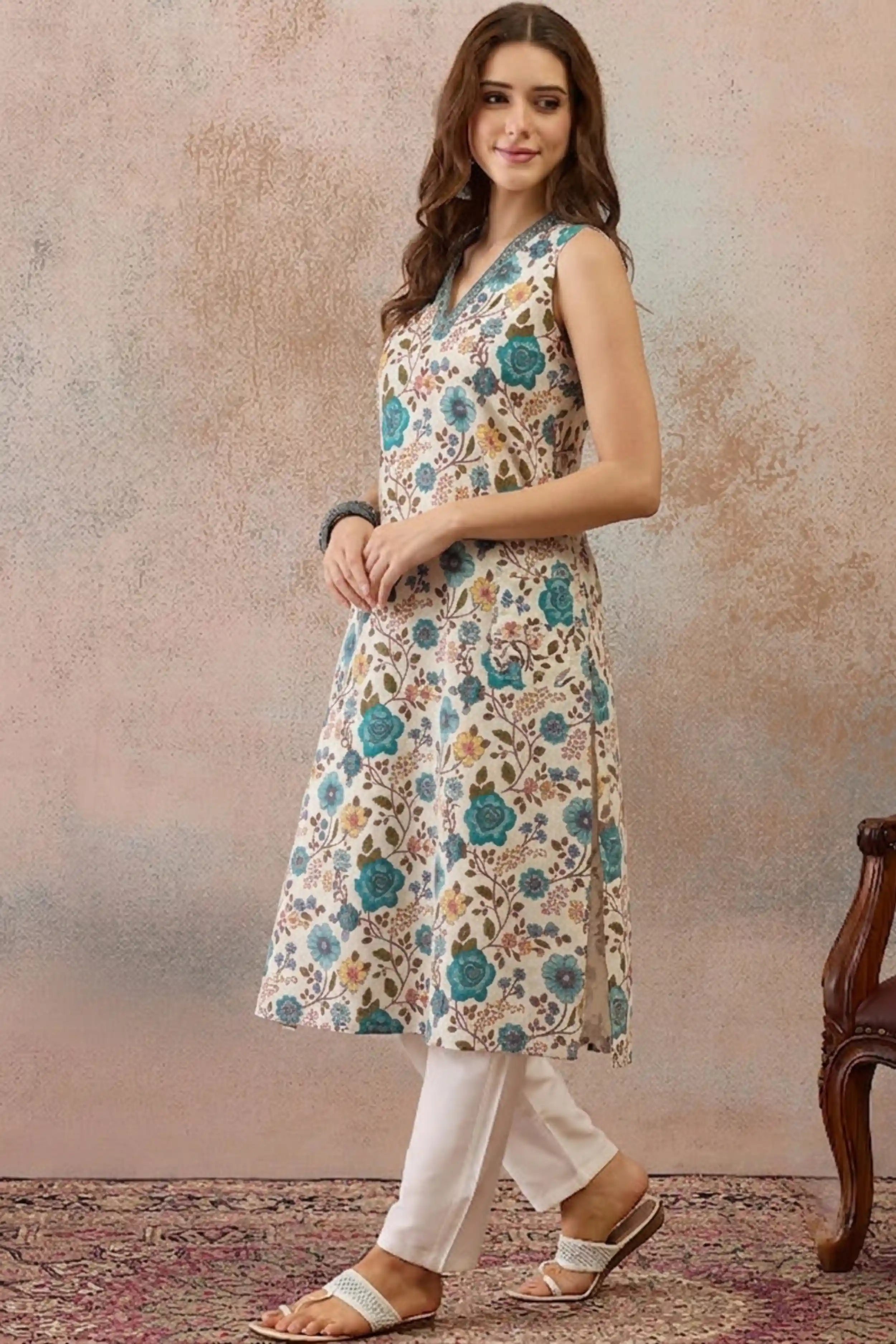 Green V-Neck Sleeveless A line kurta With Pocket