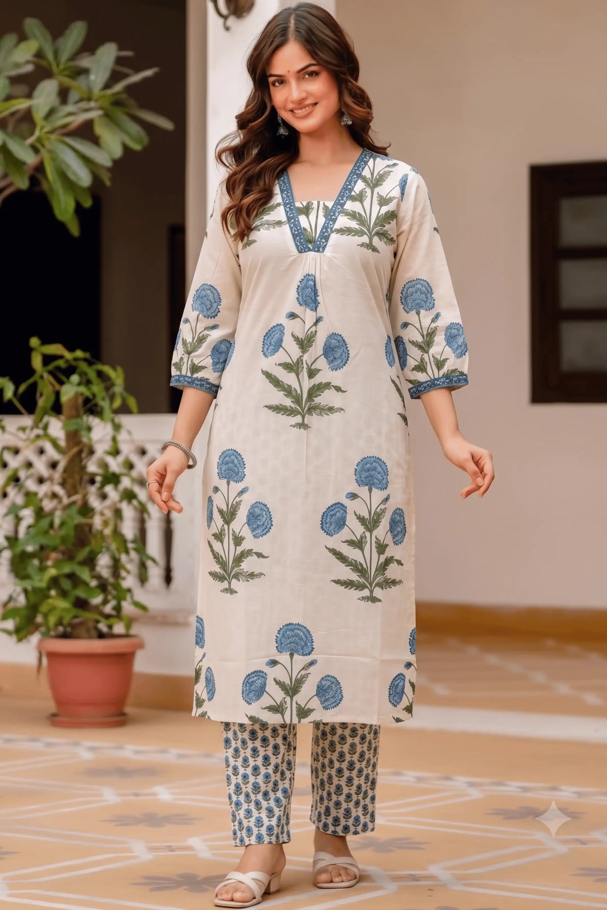 Blue V-neck Mughal Print Kurta Set (2pcs)