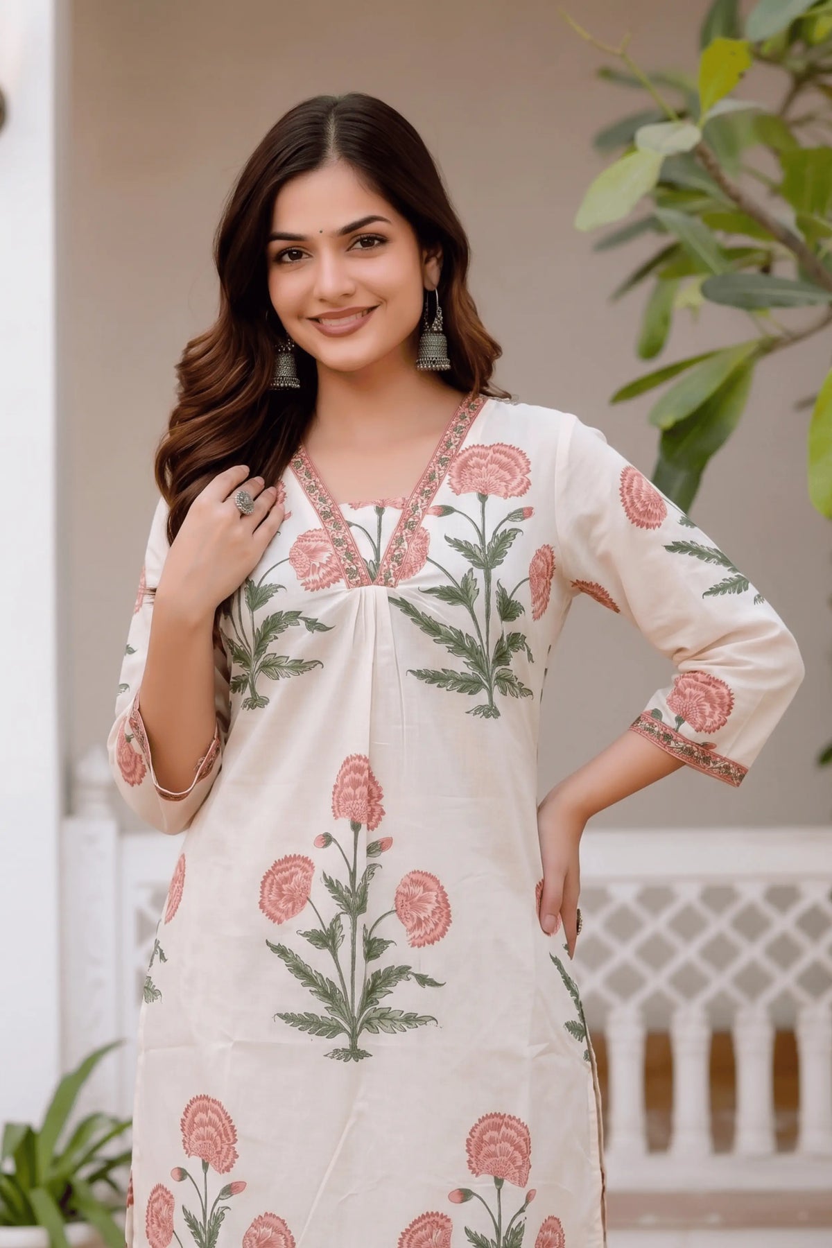 Peach V-neck Mughal Print Kurta Set (2pcs)