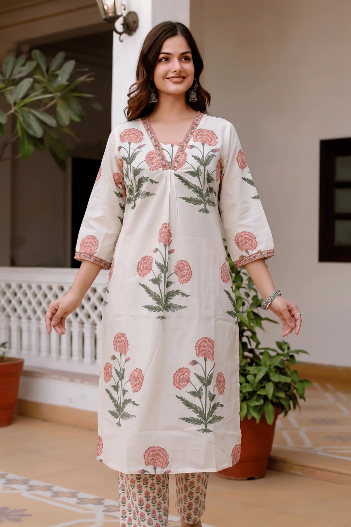 Peach V-neck Mughal Print Kurta Set (2pcs)