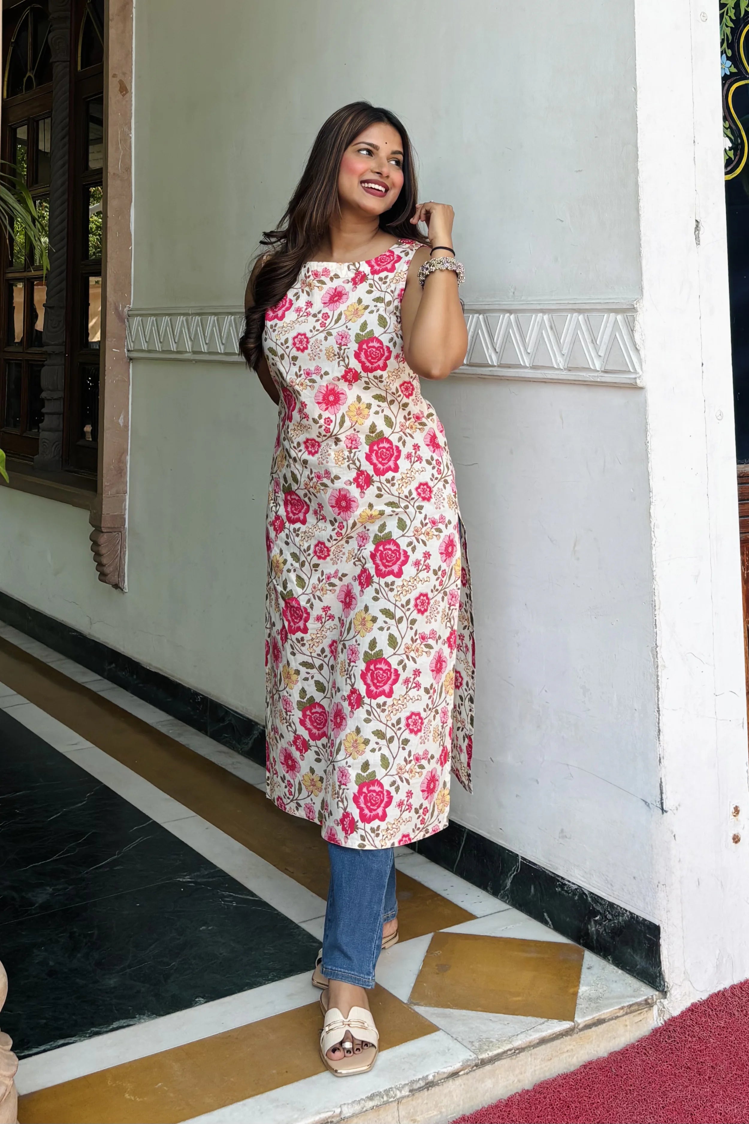 Pink Hand Printed Sleeveless Straight Kurta