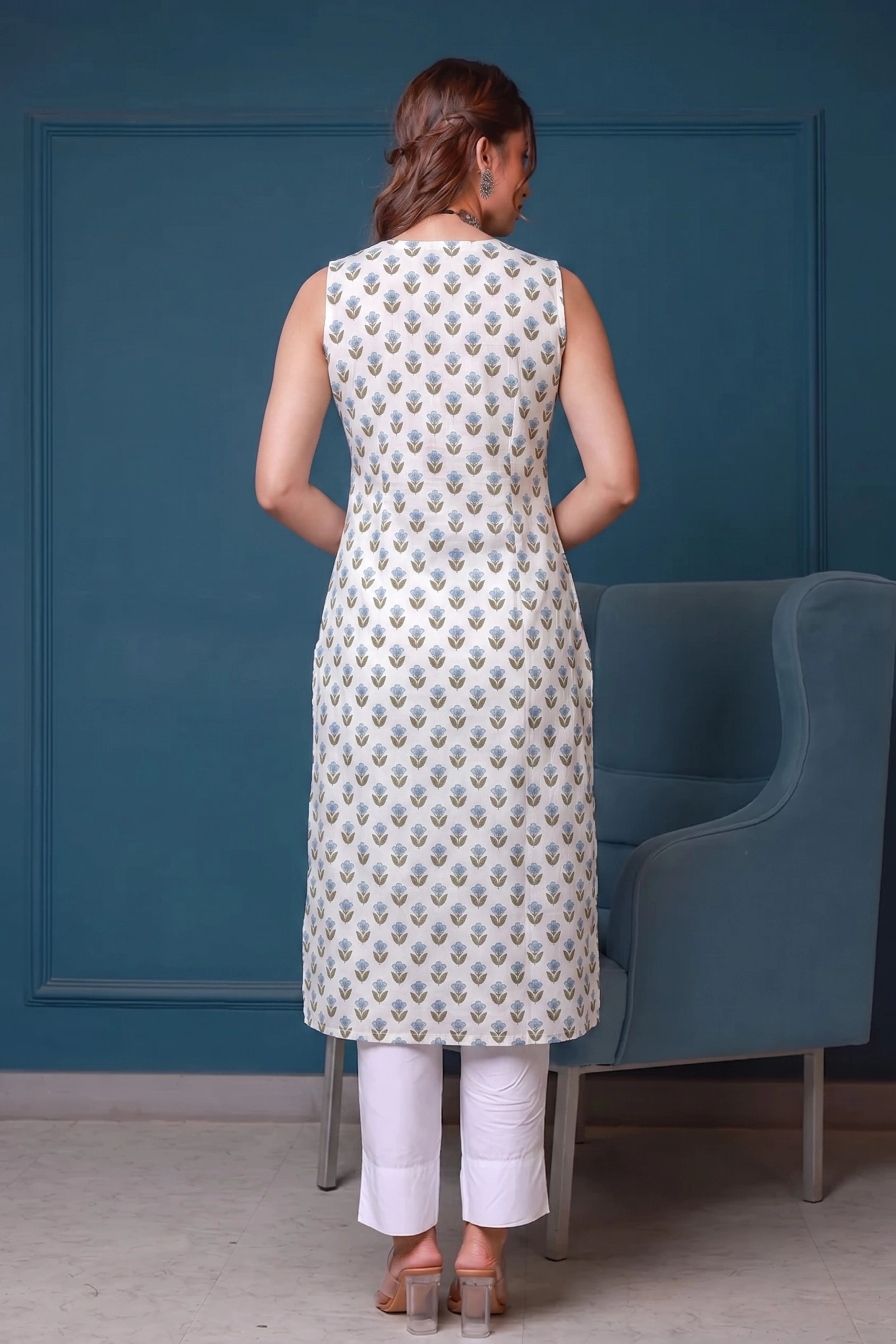 Blue Hand Printed Sleeveless Straight Kurta
