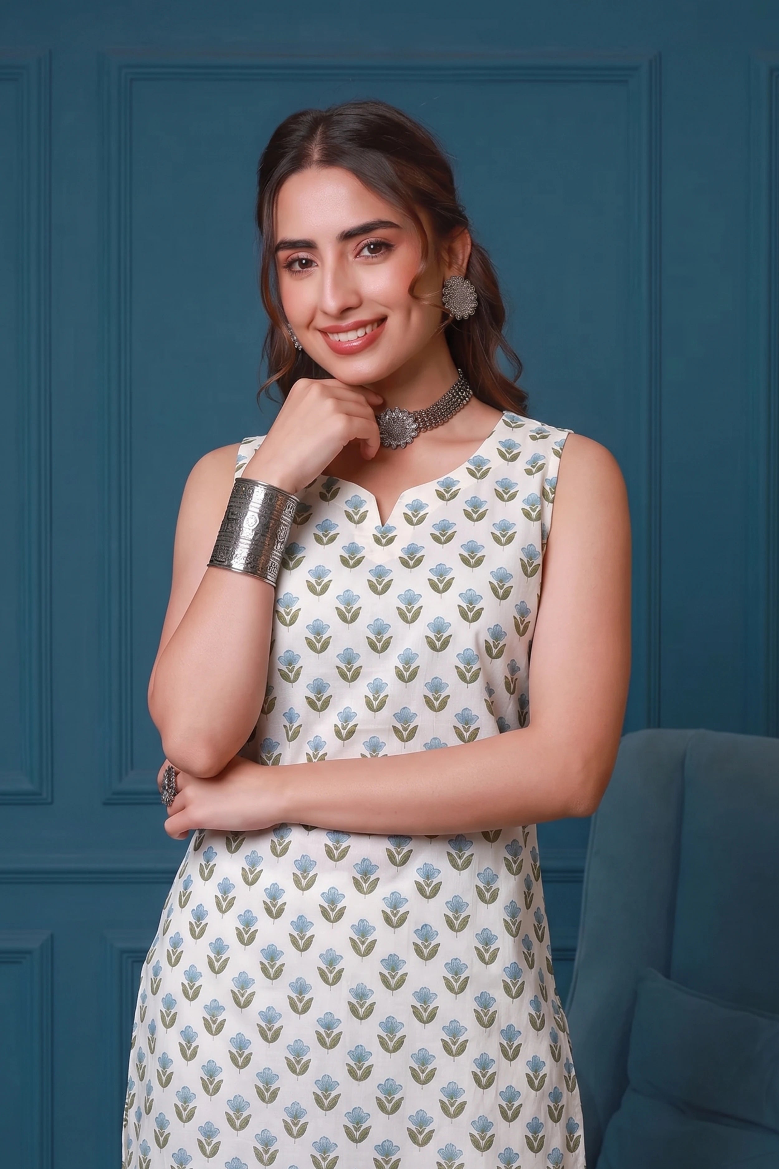 Blue Hand Printed Sleeveless Straight Kurta