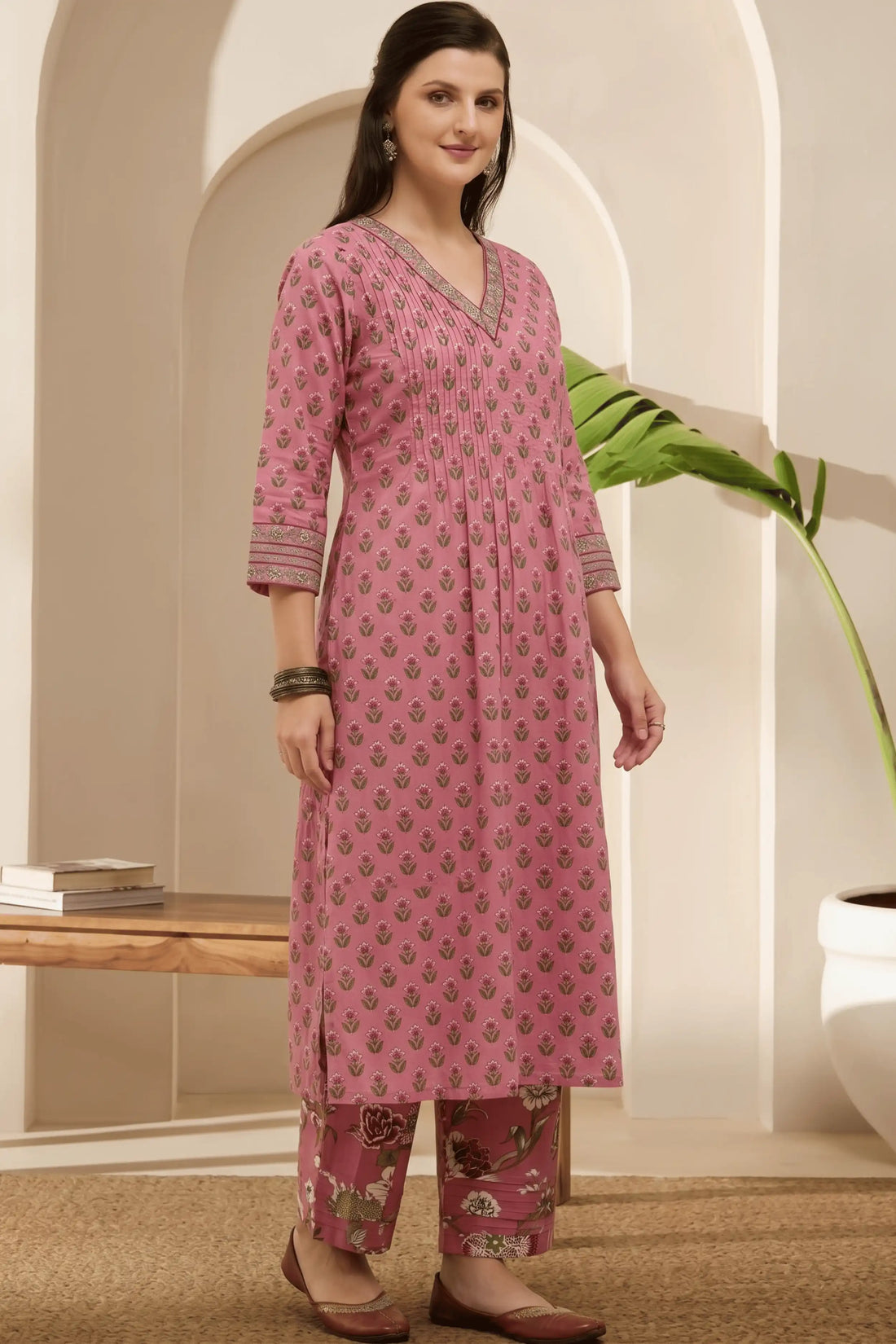 Pink V neck Hand Printed Kurta Set (2 PCS)