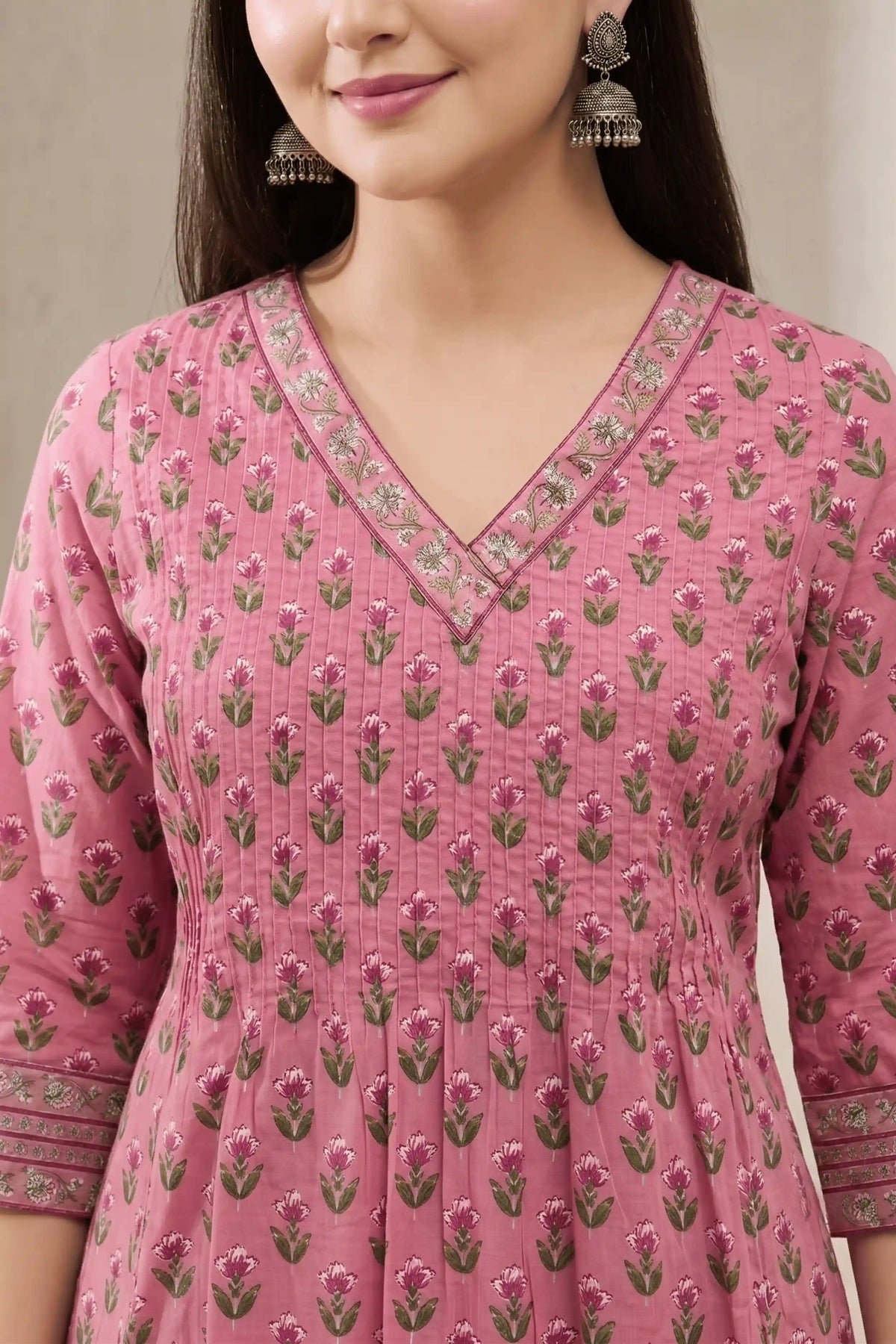 Pink V neck Hand Printed Kurta Set (2 PCS)