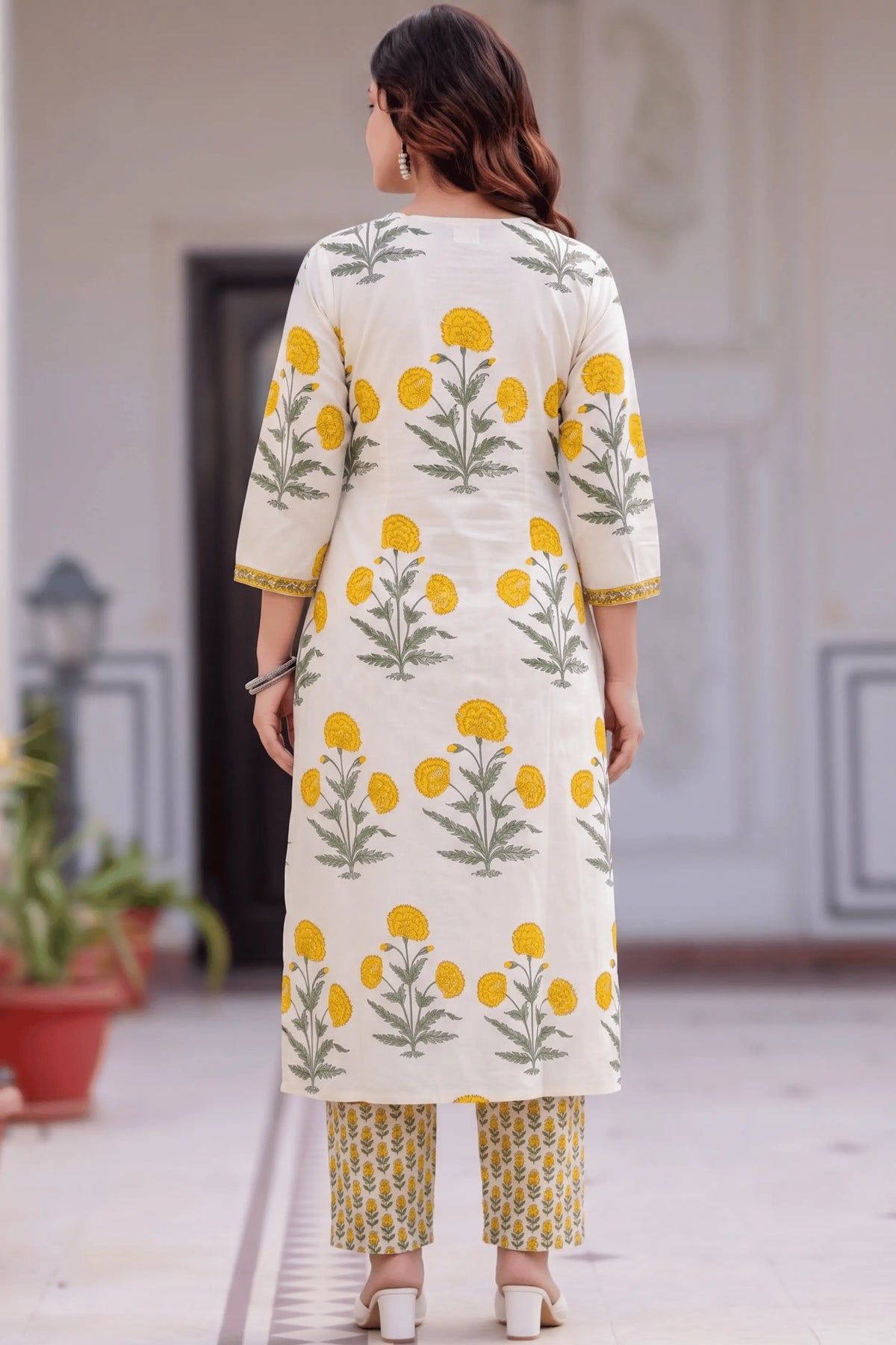 Yellow V-neck Mughal Print Kurta Set (2pcs)