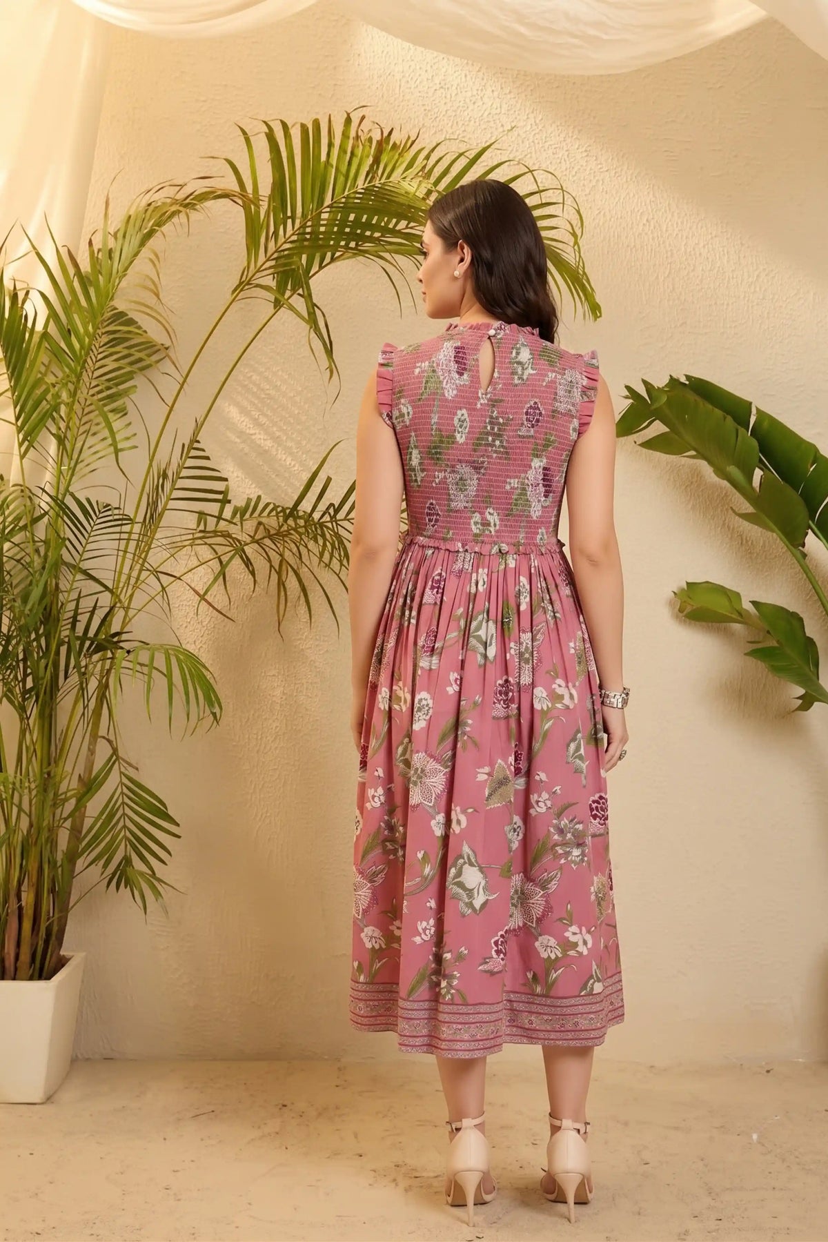 Pink Round Neck Sleeveless Gather Dress