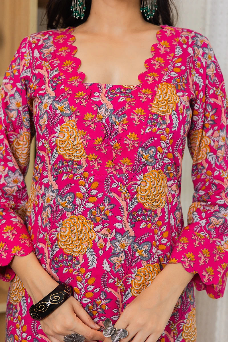 Pink Floral Printed Cotton Straight Kurta