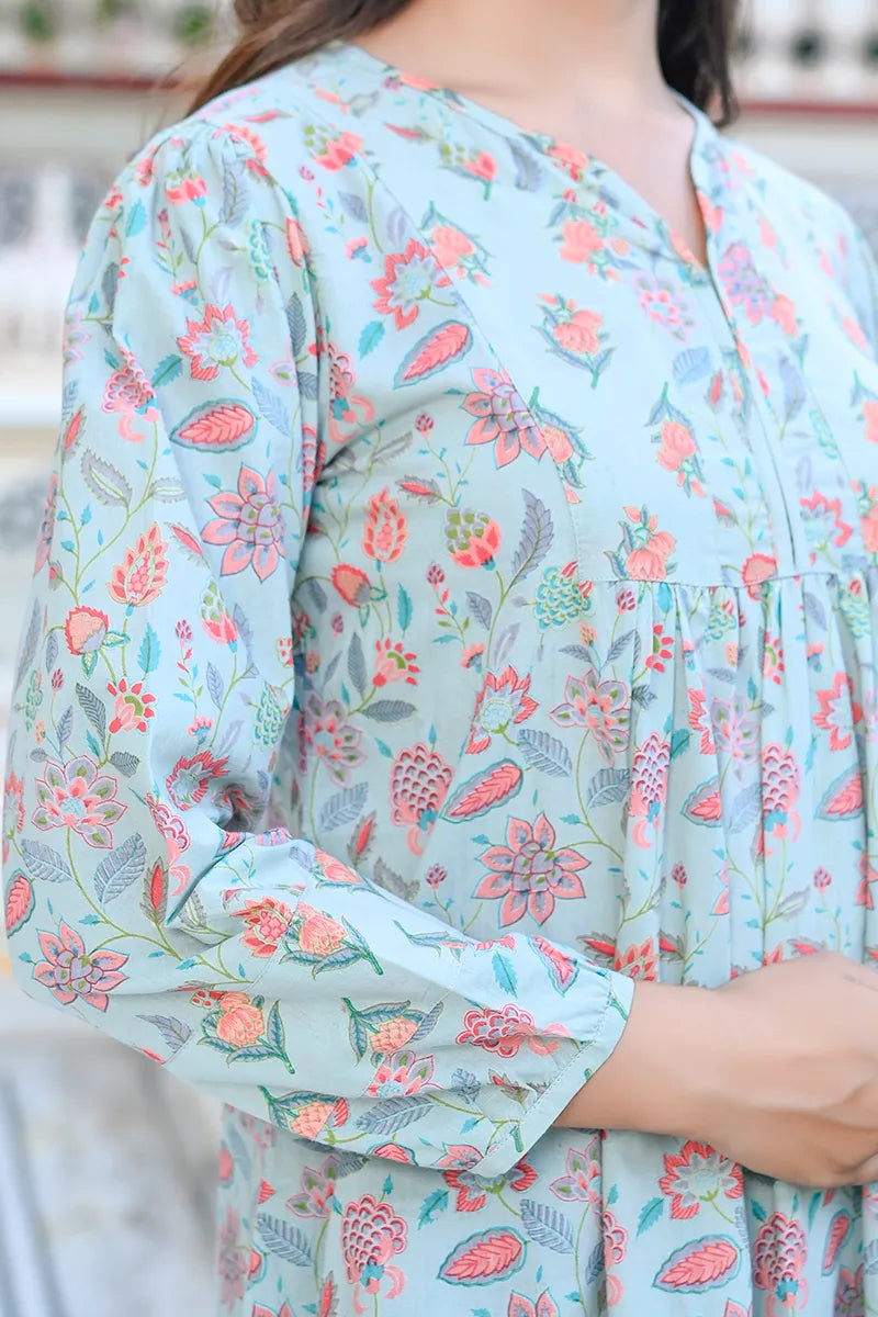 Green Floral Printed V-Neck Top
